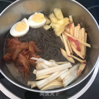 Self-cooling Soup Root Noodles recipe