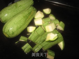 Stir-fried Mushrooms with Zucchini Shrimp Skin recipe