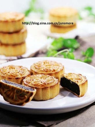 Cantonese Jujube Mud Mooncake