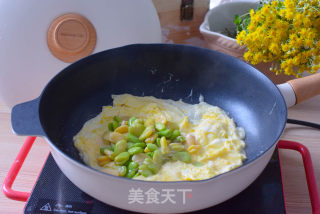 Scrambled Eggs with Broad Beans recipe