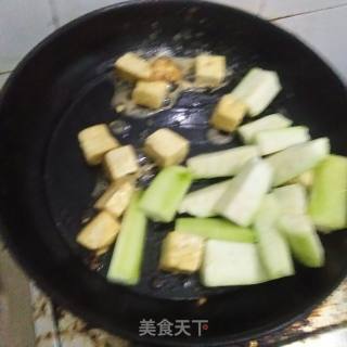 Tofu Roasted Loofah recipe