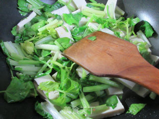 Celery Stir-fried Thousand Pages Tofu recipe