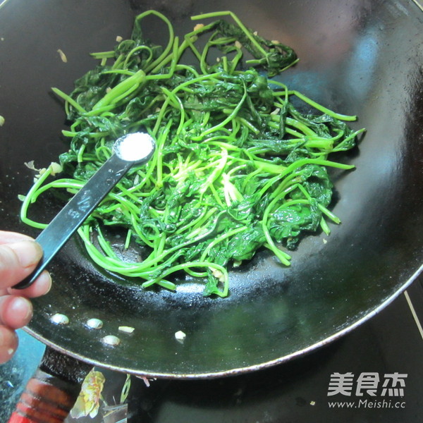 Minced Garlic Spinach recipe