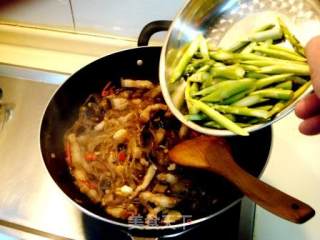 Braised Vermicelli with Asparagus and Mushrooms recipe