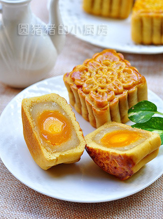 Cantonese-style Egg Yolk and Lotus Paste Mooncakes