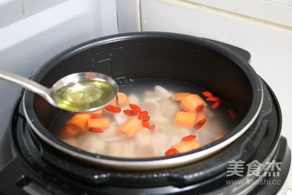 Red Bean and Lotus Root Soup recipe