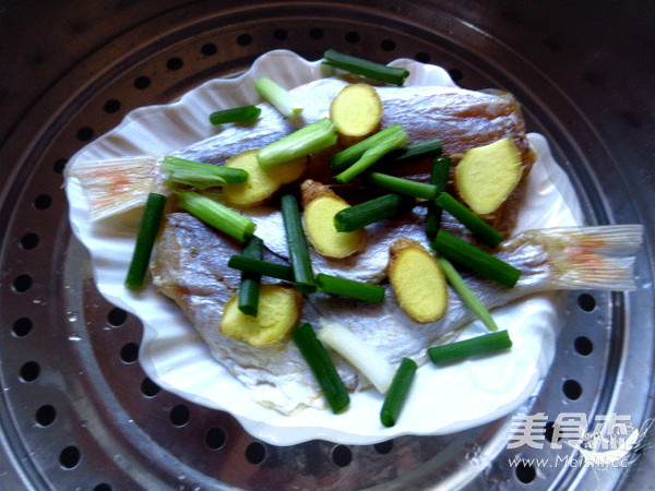 Steamed Dried Fish recipe
