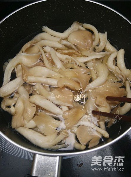Xiuzhen Mushrooms in Cold Dried Chinese Vegetable recipe
