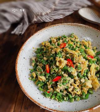 Fragrant Fried Eggs and Beans recipe