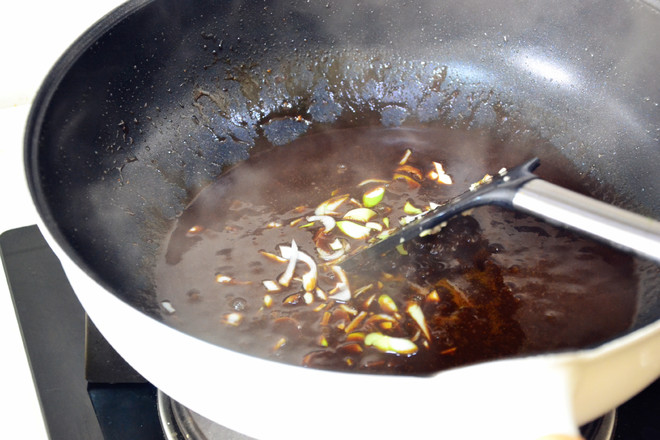 Spinach Noodles with Fried Sauce recipe