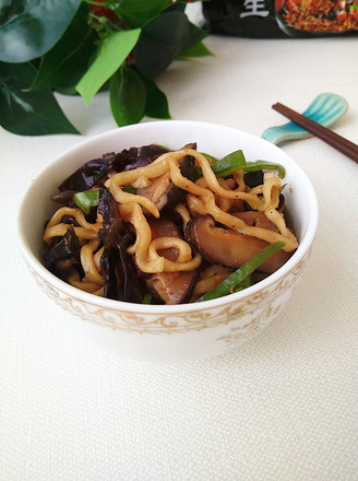 Mushroom Fried Sauce Noodle#中卓 Instant Noodles# recipe
