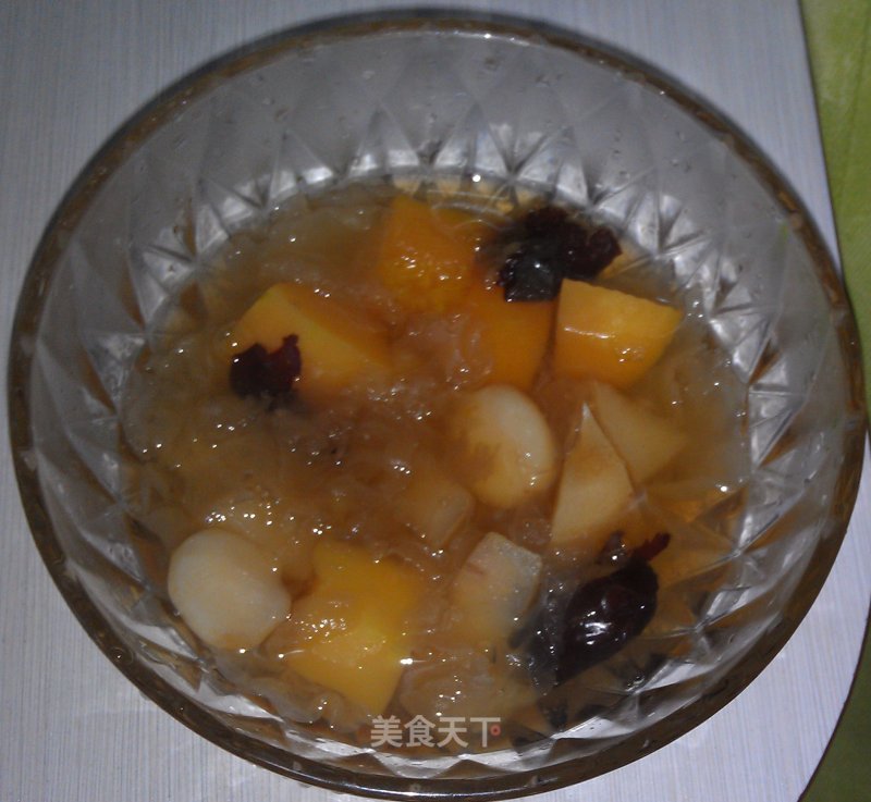 Honey Pear, Papaya, Water Chestnut, Red Date and Tremella Soup recipe