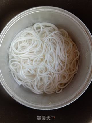 Broccoli Fish Cake Boiled Rice Noodles recipe