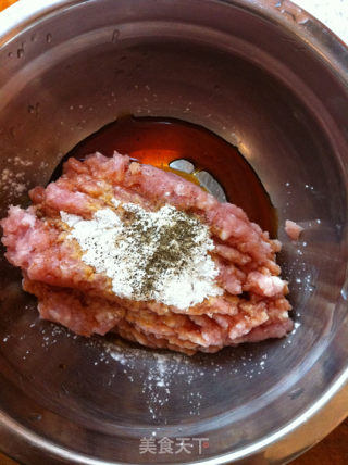 Steamed Oil and Gluten Wrapped Meat recipe