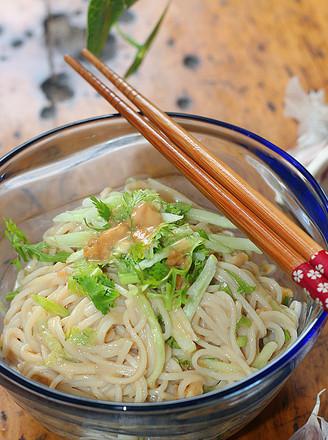 Crispy Cold Noodles in Summer recipe