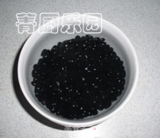 Black Sesame and Black Bean Bone Soup recipe