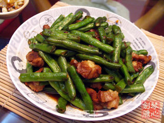 Braised Pork Ribs with String Beans recipe