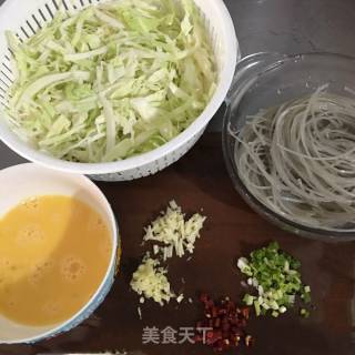 Scrambled Eggs with Cabbage and Vermicelli recipe