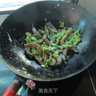 Stir-fried Loach with Green Pepper recipe