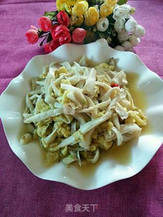 Scrambled Eggs with Pleurotus Eryngii recipe