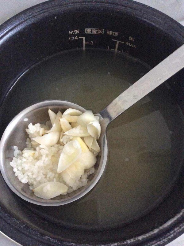 Chrysanthemum and Lily Porridge recipe