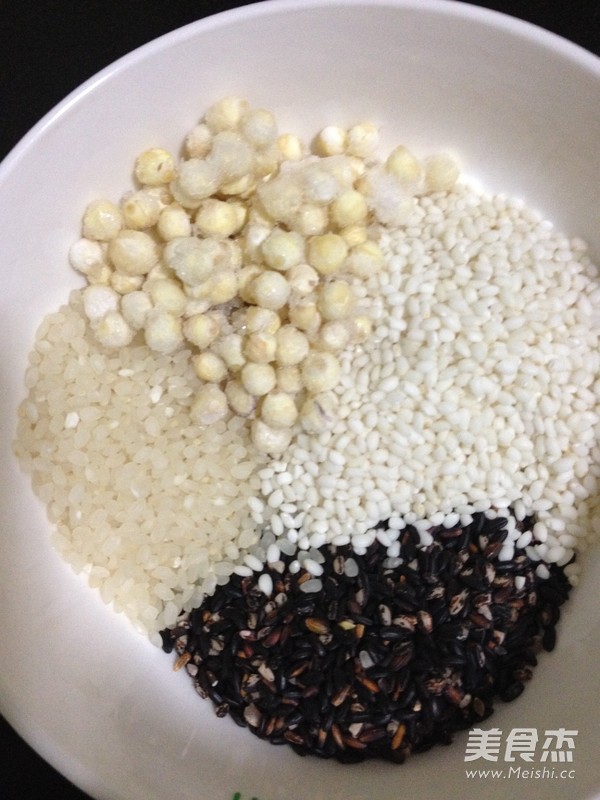 Gorgon Blood Glutinous Rice Porridge recipe