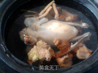 Stewed Pigeon with Shenqi Monkey Mushroom recipe