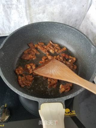 Braised Noodles with Long Beans recipe