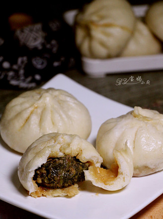 Shepherd's Purse and Pork Buns recipe