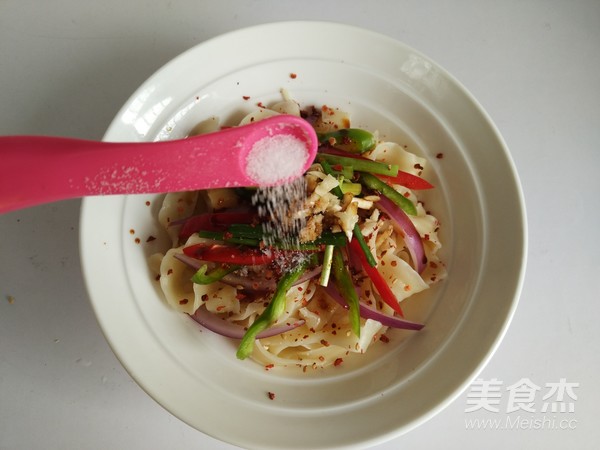 Simple Shaanxi Oil Splashed Noodles recipe