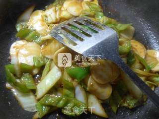 Stir-fried Rice Cakes with Beef Sauce and Peppers and Cabbage recipe