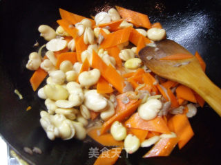 Stir-fried Carrots with Broad Beans recipe