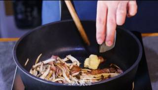 Pasta with Japanese Style Mushroom recipe