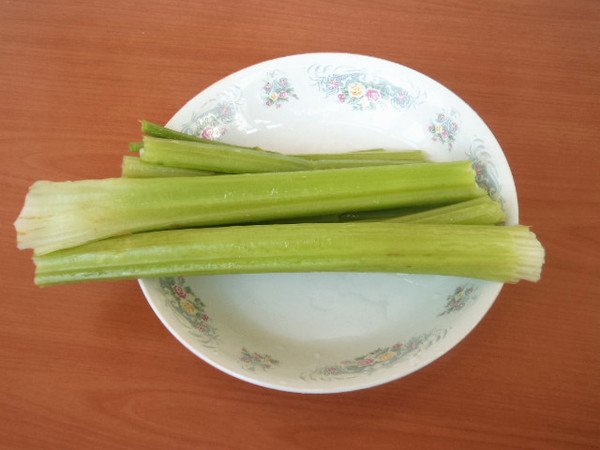 Stir-fried Celery with Bamboo Shoots recipe