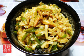 Fried Noodles with Green Pepper and Pork recipe