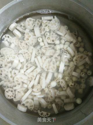 Wild Lotus Root and Lotus Seed Soup recipe