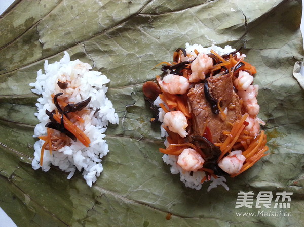 Lotus Leaf Pork Ribs Rice Bun recipe