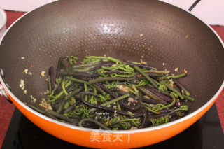 #春食野菜香# Stir-fried Bracken with Garlic recipe