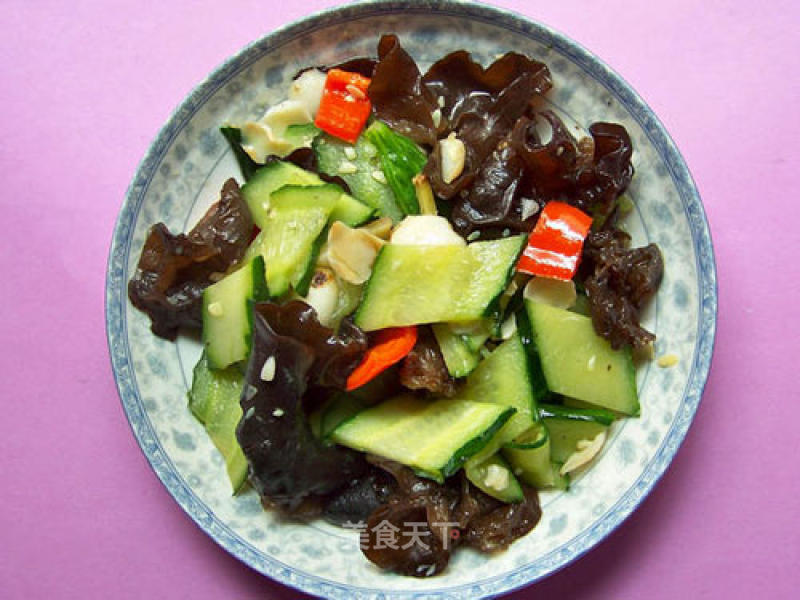 Stir-fried Lily with Fungus and Cucumber recipe