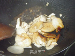 Stir-fried Double Mushroom with Colored Pepper and Oyster Sauce recipe