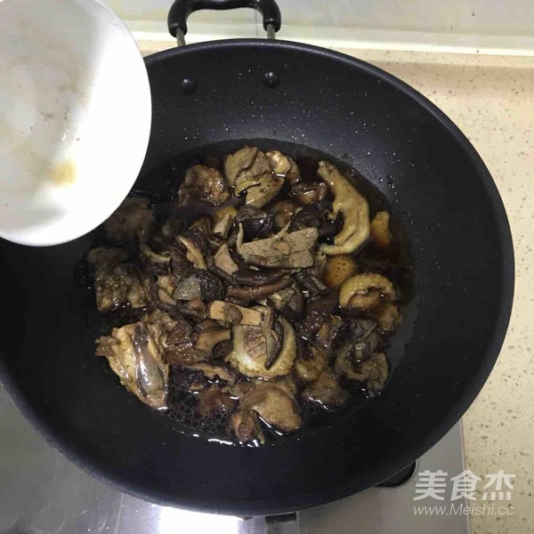 Chicken Stewed with Mushrooms recipe