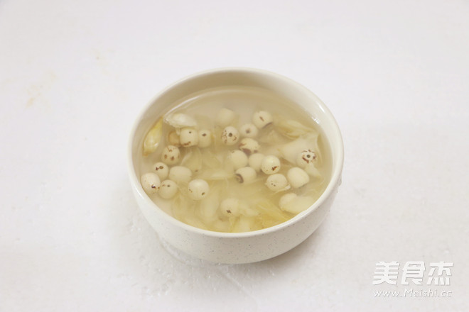 Lotus Seed Lily White Fungus Soup recipe