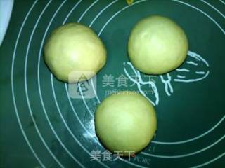 Caterpillar Bread with Cheese Raisin recipe