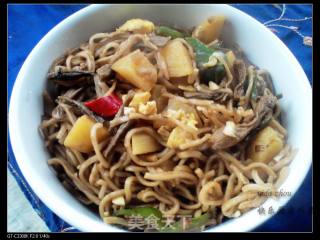 Braised Noodles with Dried Beans and Potatoes recipe