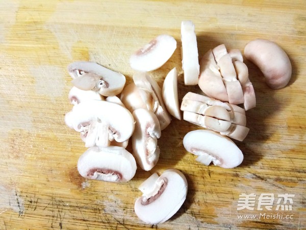 Mushroom Soup and Fresh Meat Wontons recipe