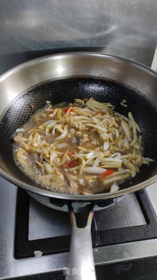 Northeast Sauerkraut Stir-fried Noodles recipe