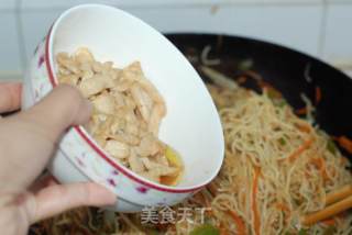 Stir-fried Chicken Noodles-home-cooked Fried Noodles Highly Praised by The Family recipe