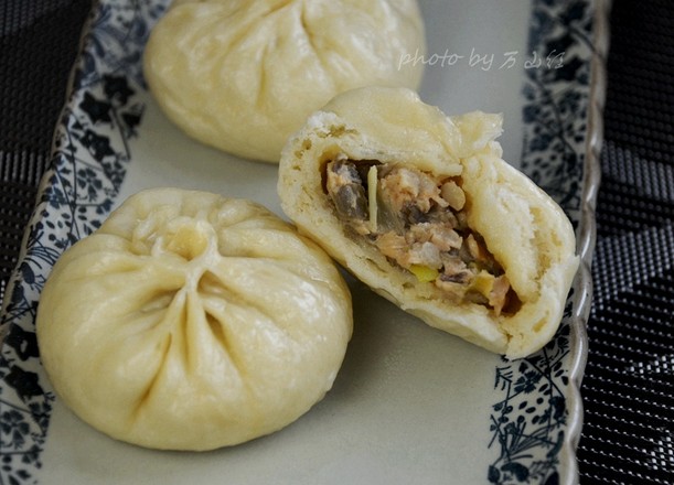 Dried Beans and Pork Buns recipe