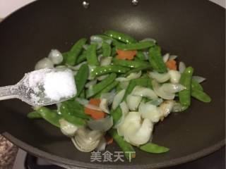 Fried Lily with Snow Peas recipe
