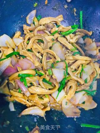 Fried Pork Belly with Onions recipe